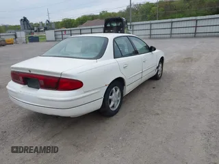 2004 Buick Regal LS with VIN 2G4WB52K941332654, listed as a IAAI auction lot 42106741 with 174,319 mi miles. Bid and sale history available at carsss.com. Image 4.