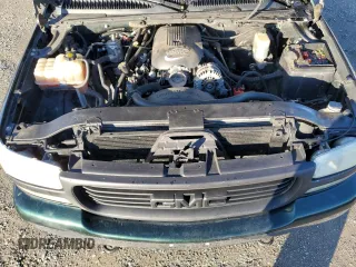 2001 GMC Yukon SLT with VIN 1GKEK13T31R208399, listed as a Copart auction lot 86766334 with 0 mi miles and Salvage Title. Bid and sale history available at carsss.com. Image 12.