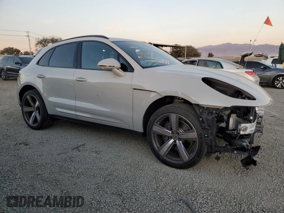 2025 Porsche Macan with VIN WP1AA2A53SLB01654, listed as a Copart auction lot 85136994 with 1,185 mi miles and Salvage title. Bid and sale history available at DreamBid. Image 4.