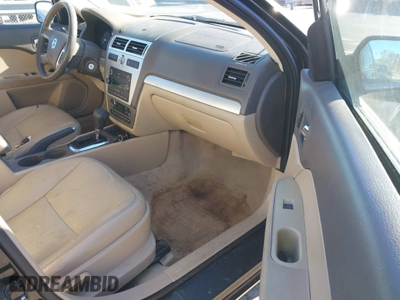 2008 Mercury Milan Premier with VIN 3MEHM02118R643643, listed as a IAAI auction lot 41624708 with 186,130 mi miles and . Bid and sale history available at DreamBid. Image 5.