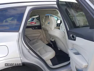 2024 Volvo XC60 Core Dark Theme z VIN YV4L12RK1R1908391, wystawiony jako IAAI lot #41212899 z przebiegiem 9083 mil mil oraz . Historia ofert i sprzedaży dostępna na DreamBid. Obrazek 8.
