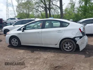 2011 Toyota Prius I z VIN JTDKN3DU9B1363774, wystawiony jako IAAI lot #42153950 z przebiegiem 104 319 mil mil oraz . Historia ofert i sprzedaży dostępna na DreamBid. Obrazek 14.