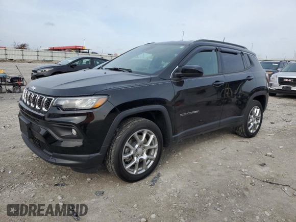 2024 Jeep Compass Latitude Lux z VIN 3C4NJDFN1RT130236, wystawiony jako Copart lot #51159065 z przebiegiem 9 678 mil mil oraz Szkoda całkowita • Salvage title. Historia ofert i sprzedaży dostępna na DreamBid. Obrazek 1.