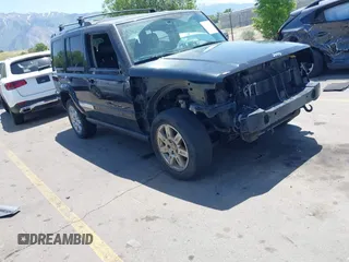 2010 Jeep Commander Limited z VIN 1J4RG5GT6AC146638, wystawiony jako IAAI lot #42391331 z przebiegiem 142 609 mil mil oraz . Historia ofert i sprzedaży dostępna na DreamBid. Obrazek 1.