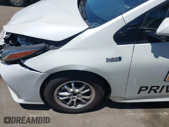 2020 Toyota Prius LE with VIN JTDKARFP6L3159932, listed as a IAAI auction lot 42714958 with 157,110 mi miles and . Bid and sale history available at DreamBid. Image 17.