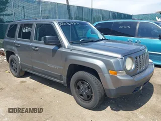 2012 Jeep Patriot Sport with VIN 1C4NJRBB0CD576612, listed as a IAAI auction lot 42076487 with 194,670 mi miles. Bid and sale history available at carsss.com. Image 1.