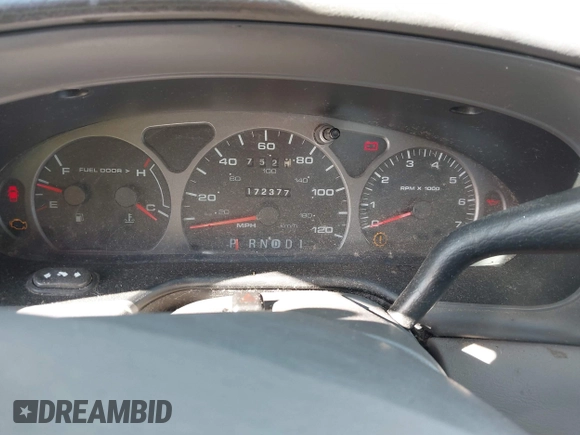 2003 Mercury Sable GS z VIN 1MEFM50U23A618707, wystawiony jako IAAI lot #41472629 z przebiegiem 172 377 mil mil oraz . Historia ofert i sprzedaży dostępna na DreamBid. Obrazek 7.
