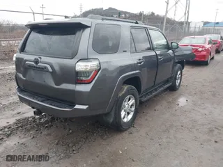 2017 Toyota 4Runner SR5 with VIN JTEBU5JR3H5421146, listed as a IAAI auction lot 41638609 with 101,535 mi miles. Bid and sale history available at carsss.com. Image 4.