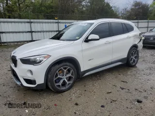 2018 BMW X1 xDrive28i z VIN WBXHT3C36J5F88837, wystawiony jako Copart lot #52680765 z przebiegiem 117 070 mil mil oraz Szkoda całkowita • Salvage title. Historia ofert i sprzedaży dostępna na DreamBid. Obrazek 1.