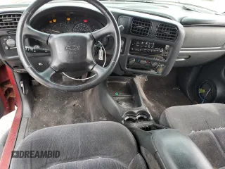 2001 Chevrolet Blazer LT with VIN 1GNCS13W11K260613, listed as a Copart auction lot 42402085 with 205,229 mi miles and Salvage title. Bid and sale history available at DreamBid. Image 8.