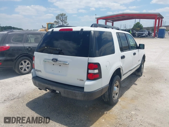 2006 Ford Explorer XLS with VIN 1FMEU62E26UA24271, listed as a IAAI auction lot 41886161 with 107,213 mi miles. Bid and sale history available at carsss.com. Image 4.