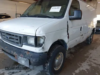 2003 Ford Econoline Cargo z VIN 1FTNE24W53HA22180, wystawiony jako IAAI lot #42206484 z przebiegiem 306 921 mil mil oraz . Historia ofert i sprzedaży dostępna na DreamBid. Obrazek 6.