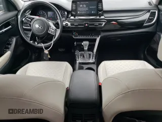 2021 Kia Seltos EX z VIN KNDERCAA6M7102971, wystawiony jako Copart lot #54679605 z przebiegiem 40 511 mil mil oraz Czysty tytuł • Clean title. Historia ofert i sprzedaży dostępna na DreamBid. Obrazek 8.