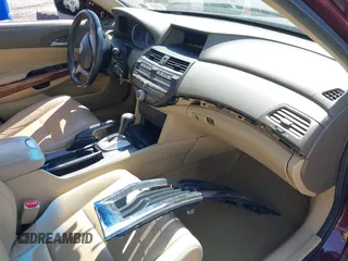 2010 Honda Accord EX-L z VIN 1HGCP2F87AA195187, wystawiony jako IAAI lot #42079677 z przebiegiem Nie podano mil oraz . Historia ofert i sprzedaży dostępna na DreamBid. Obrazek 5.
