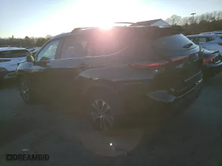 2023 Toyota Highlander L with VIN 5TDKDRBH9PS041402, listed as a Copart auction lot 82399854 with 30,208 mi miles and Salvage Title. Bid and sale history available at carsss.com. Image 2.