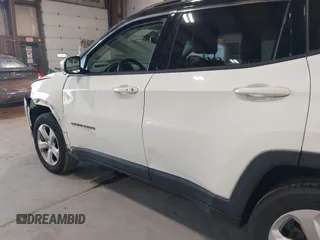 2019 Jeep Compass Latitude с VIN 3C4NJDBB0KT828886, выставлен на аукционе IAAI как лот 42614817 с пробегом 81 985 миль миль и . История ставок и продаж доступна на DreamBid. Изображение 19.