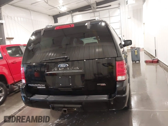 2005 Ford Expedition Limited z VIN 1FMFU20565LA60694, wystawiony jako IAAI lot #41945914 z przebiegiem 184 373 mil mil oraz . Historia ofert i sprzedaży dostępna na DreamBid. Obrazek 16.