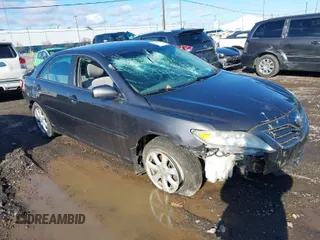 2011 Toyota Camry LE z VIN 4T4BF3EK2BR195910, wystawiony jako IAAI lot #41908267 z przebiegiem 169 116 mil mil oraz . Historia ofert i sprzedaży dostępna na DreamBid. Obrazek 1.