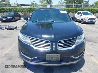 2016 Lincoln MKX Reserve z VIN 2LMTJ6LP1GBL74874, wystawiony jako IAAI lot #42375170 z przebiegiem 87 512 mil mil oraz . Historia ofert i sprzedaży dostępna na DreamBid. Obrazek 13.