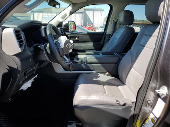 2022 Toyota Tundra SR5 with VIN 5TFLA5AB3NX009801, listed as a Copart auction lot 49465614 with 19,376 mi miles and Salvage title. Bid and sale history available at DreamBid. Image 7.