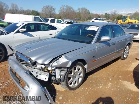2004 Jaguar XJ with VIN SAJEA71C94SG01362, listed as a IAAI auction lot 41829470 with 172,545 mi miles. Bid and sale history available at carsss.com. Image 2.
