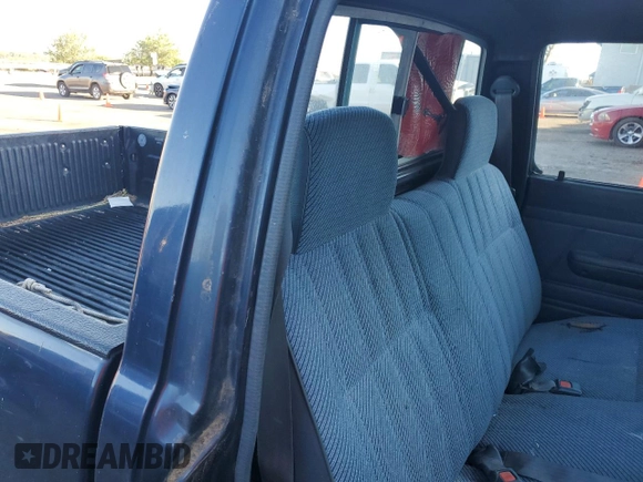 1994 Toyota Pickup DX with VIN JT4RN81P1R5194038, listed as a Copart auction lot 62742145 with 480,827 mi miles and Clean title. Bid and sale history available at DreamBid. Image 10.