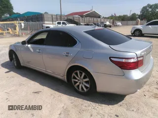 2007 Lexus LS 460 with VIN JTHBL46F575038824, listed as a IAAI auction lot 42167482 with 231,934 mi miles. Bid and sale history available at carsss.com. Image 3.