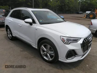 2022 Audi Q3 S line Premium Plus z VIN WA1EECF31N1045258, wystawiony jako IAAI lot #42299558 z przebiegiem 19 332 mil mil oraz . Historia ofert i sprzedaży dostępna na DreamBid. Obrazek 1.