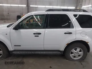 2008 Ford Escape XLT z VIN 1FMCU93108KB04610, wystawiony jako IAAI lot #42453521 z przebiegiem 186 306 mil mil oraz . Historia ofert i sprzedaży dostępna na DreamBid. Obrazek 14.
