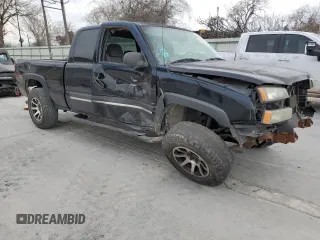 2004 Chevrolet Silverado 1500 with VIN 1GCEK19TX4E186657, listed as a Copart auction lot 45298555 with 251,061 mi miles and Salvage Title. Bid and sale history available at DreamBid. Image 4.