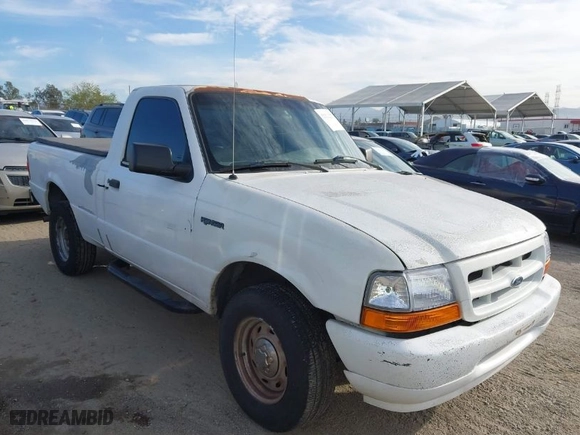 2000 Ford Ranger XL with VIN 1FTYR10V6YPA14644, listed as a IAAI auction lot 41816577 with 252,652 mi miles. Bid and sale history available at carsss.com. Image 1.