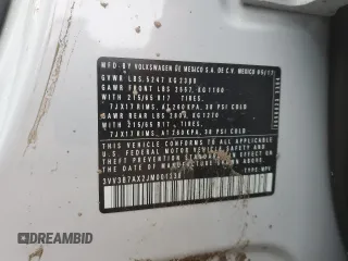 2018 Volkswagen Tiguan SEL z VIN 3VV3B7AX2JM001338, wystawiony jako Copart lot #51742105 z przebiegiem 71 555 mil mil oraz Szkoda całkowita • Salvage title. Historia ofert i sprzedaży dostępna na DreamBid. Obrazek 16.