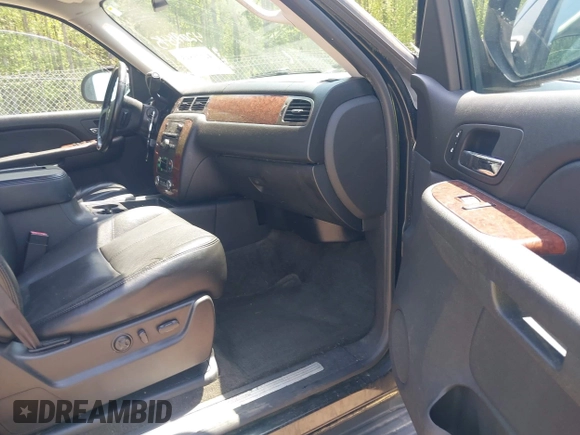 2007 Chevrolet Tahoe LS with VIN 1GNFC13J97R289128, listed as a IAAI auction lot 42071545 with 207,971 mi miles and . Bid and sale history available at DreamBid. Image 5.