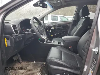 2021 Kia Sportage EX z VIN KNDPNCAC3M7920535, wystawiony jako Copart lot #47572405 z przebiegiem 22 630 mil mil oraz Szkoda całkowita • Salvage title. Historia ofert i sprzedaży dostępna na DreamBid. Obrazek 7.
