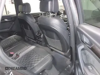 2019 Audi SQ5 Premium Plus z VIN WA1B4AFY1K2097033, wystawiony jako IAAI lot #41433068 z przebiegiem 47 730 mil mil oraz . Historia ofert i sprzedaży dostępna na DreamBid. Obrazek 8.