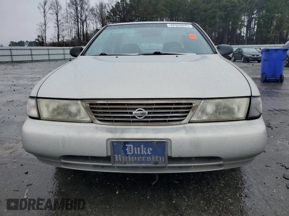 1996 Nissan Sentra XE z VIN 1N4AB41D2TC767557, wystawiony jako Copart lot #42553245 z przebiegiem 148 514 mil mil oraz Szkoda całkowita • Salvage title. Historia ofert i sprzedaży dostępna na DreamBid. Obrazek 5.