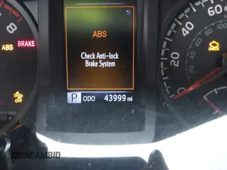 2021 Toyota Tacoma SR z VIN 5TFAX5GNXMX193978, wystawiony jako IAAI lot #41595827 z przebiegiem 43 999 mil mil oraz . Historia ofert i sprzedaży dostępna na DreamBid. Obrazek 7.