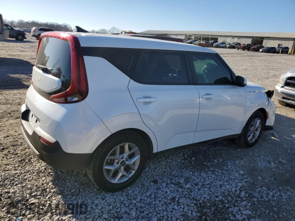 2022 Kia Soul LX with VIN KNDJ23AU3N7151995, listed as a Copart auction lot 86363844 with 61,488 mi miles and Salvage Title. Bid and sale history available at DreamBid. Image 3.