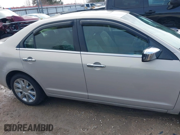 2010 Lincoln MKZ z VIN 3LNHL2GC5AR605750, wystawiony jako IAAI lot #41542836 z przebiegiem 146 347 mil mil oraz . Historia ofert i sprzedaży dostępna na DreamBid. Obrazek 13.