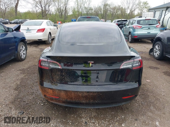 2018 Tesla Model 3 Long Range Battery z VIN 5YJ3E1EA7JF035546, wystawiony jako IAAI lot #42064239 z przebiegiem 113 210 mil mil oraz . Historia ofert i sprzedaży dostępna na DreamBid. Obrazek 16.