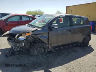 2012 Scion xD z VIN JTKKU4B47C1028244, wystawiony jako Copart lot #54232205 z przebiegiem 99 999 mil mil oraz Tytuł czysty. Historia ofert i sprzedaży dostępna na DreamBid. Obrazek 1.