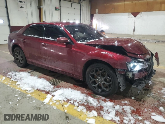 2019 Chrysler 300 S z VIN 2C3CCAGG1KH632103, wystawiony jako Copart lot #44541055 z przebiegiem 113 501 mil mil oraz Szkoda całkowita • Salvage title. Historia ofert i sprzedaży dostępna na DreamBid. Obrazek 4.