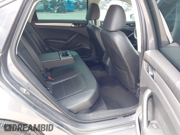 2012 Volkswagen Passat S z VIN 1VWAP7A39CC074390, wystawiony jako IAAI lot #42147260 z przebiegiem 114 996 mil mil oraz . Historia ofert i sprzedaży dostępna na DreamBid. Obrazek 8.