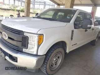 2017 Ford F-350 XL z VIN 1FT7W3AT7HED28246, wystawiony jako IAAI lot #42672583 z przebiegiem 133 085 mil mil oraz . Historia ofert i sprzedaży dostępna na DreamBid. Obrazek 9.