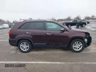 2015 Kia Sorento LX with VIN 5XYKTCA61FG568054, listed as a IAAI auction lot 41995522 with 229,631 mi miles. Bid and sale history available at carsss.com. Image 13.