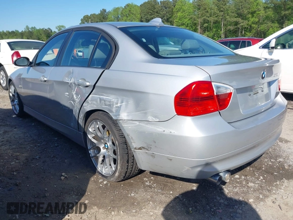 2007 BMW 3 Series 328i z VIN WBAVA33597FV65962, wystawiony jako IAAI lot #41991155 z przebiegiem 189 575 mil mil oraz . Historia ofert i sprzedaży dostępna na DreamBid. Obrazek 3.