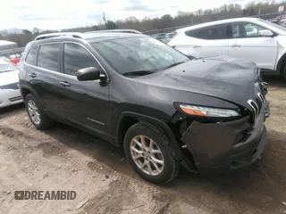 2016 Jeep Cherokee Latitude z VIN 1C4PJMCS5GW206129, wystawiony jako IAAI lot #41867870 z przebiegiem 109 092 mil mil oraz . Historia ofert i sprzedaży dostępna na DreamBid. Obrazek 1.