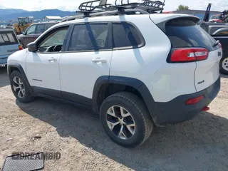 2017 Jeep Cherokee Trailhawk L Plus z VIN 1C4PJMBS9HD238905, wystawiony jako IAAI lot #42381268 z przebiegiem 130 535 mil mil oraz . Historia ofert i sprzedaży dostępna na DreamBid. Obrazek 3.