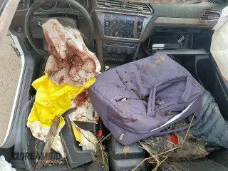 2018 Volkswagen Tiguan SEL z VIN 3VV2B7AXXJM139608, wystawiony jako Copart lot #59742705 z przebiegiem Nie podano mil oraz Szkoda całkowita • Salvage title. Historia ofert i sprzedaży dostępna na DreamBid. Obrazek 8.