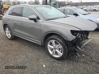 2024 Audi Q3 S line Premium Plus z VIN WA1EECF33R1019380, wystawiony jako Copart lot #80715474 z przebiegiem 6 651 mil mil oraz Szkoda całkowita • Salvage title. Historia ofert i sprzedaży dostępna na DreamBid. Obrazek 4.